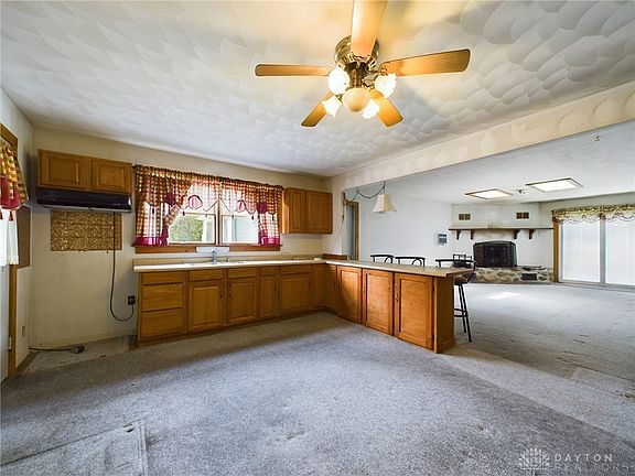3rd image of 718 Gray Ave