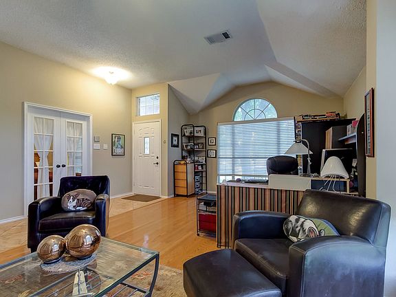 4th image of 602 Grimsworth Ct