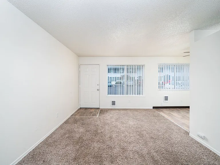 Wetherburne Square Townhomes — Photo 19