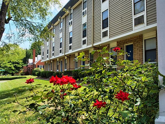 3rd image of 3900 Forest Hill Ave APT 6C