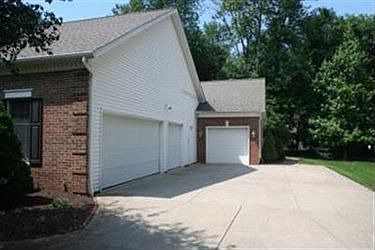 5th image of 8967 Woodstone Dr