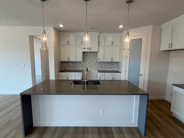 2474 Travertine Ave NE, Rio Rancho, NM 87144