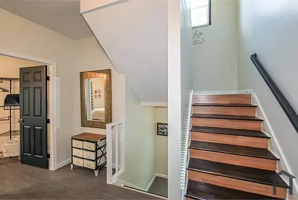 4 bed, $1,960 — Photo 3