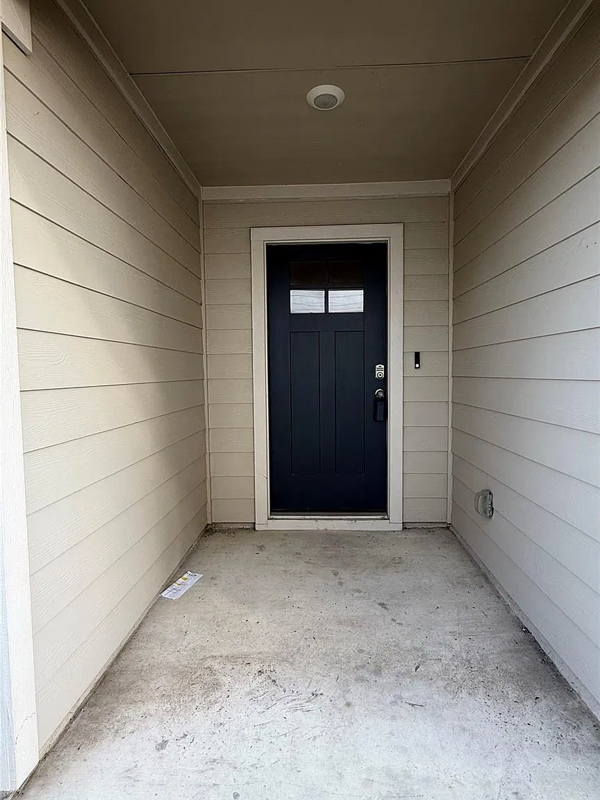 4 bed, 2.0 bath, 1615 sqft, $2,100 — Photo 3