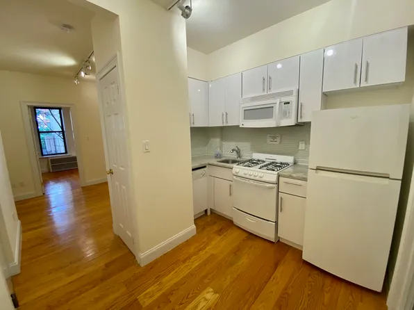 405 East 69th Street image 1 of 7