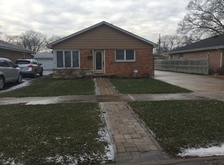 8836 S Sproat Ave, Oak Lawn, IL 60453