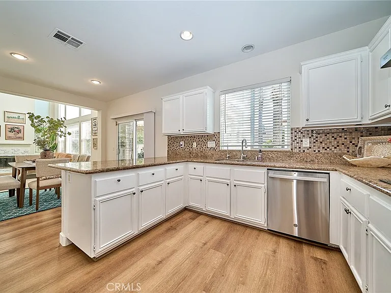 6377 Peach Ave — Photo 10
