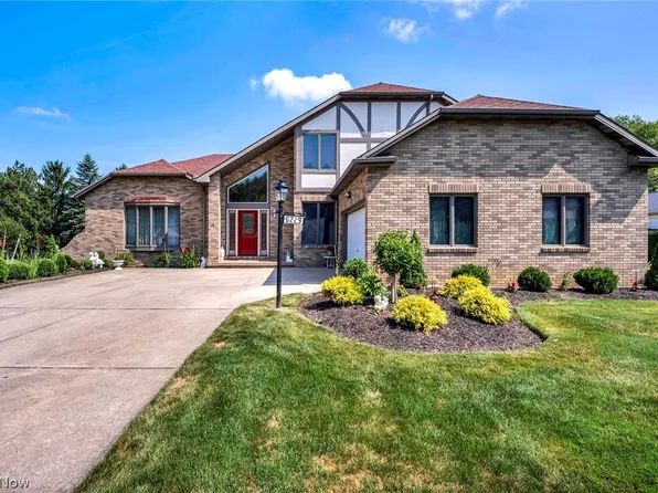 6229 Kenarden Dr, Highland Heights, OH 44143