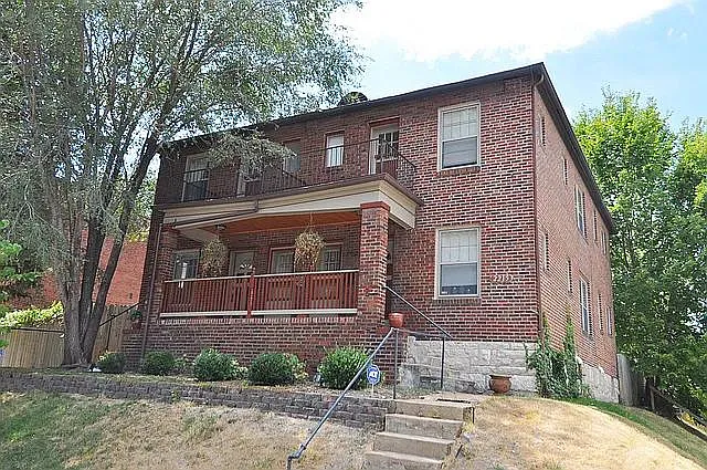 2217 Oregon Ave — Photo 1