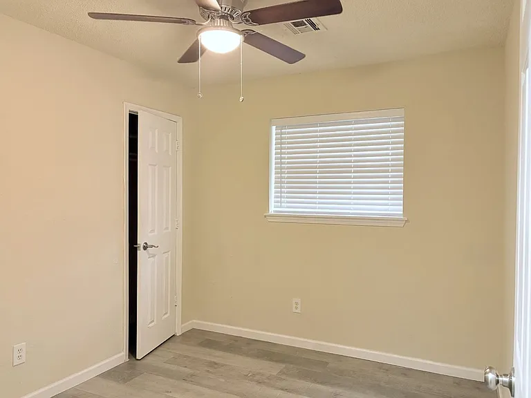 711 Meadowlake Dr — Photo 16