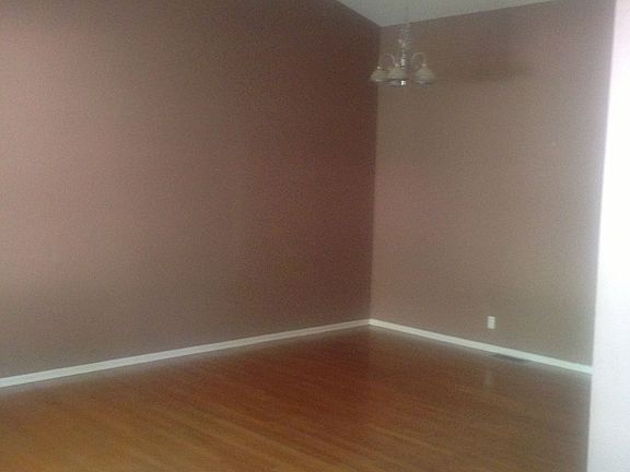 2nd image of 1027 Leisure Ln