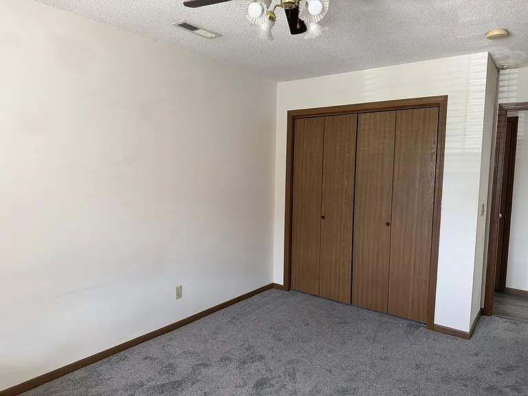 805 Clark St — Photo 7