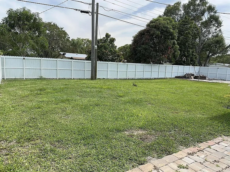 355 Johnston St — Photo 13