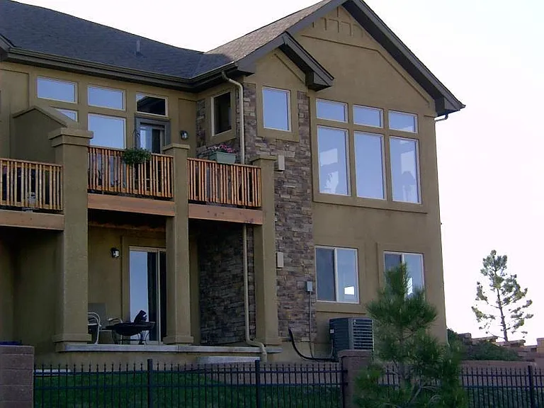 2 decks on back of house-walkout basement