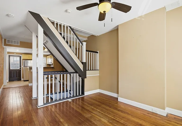 1214 Marshall St — Photo 2