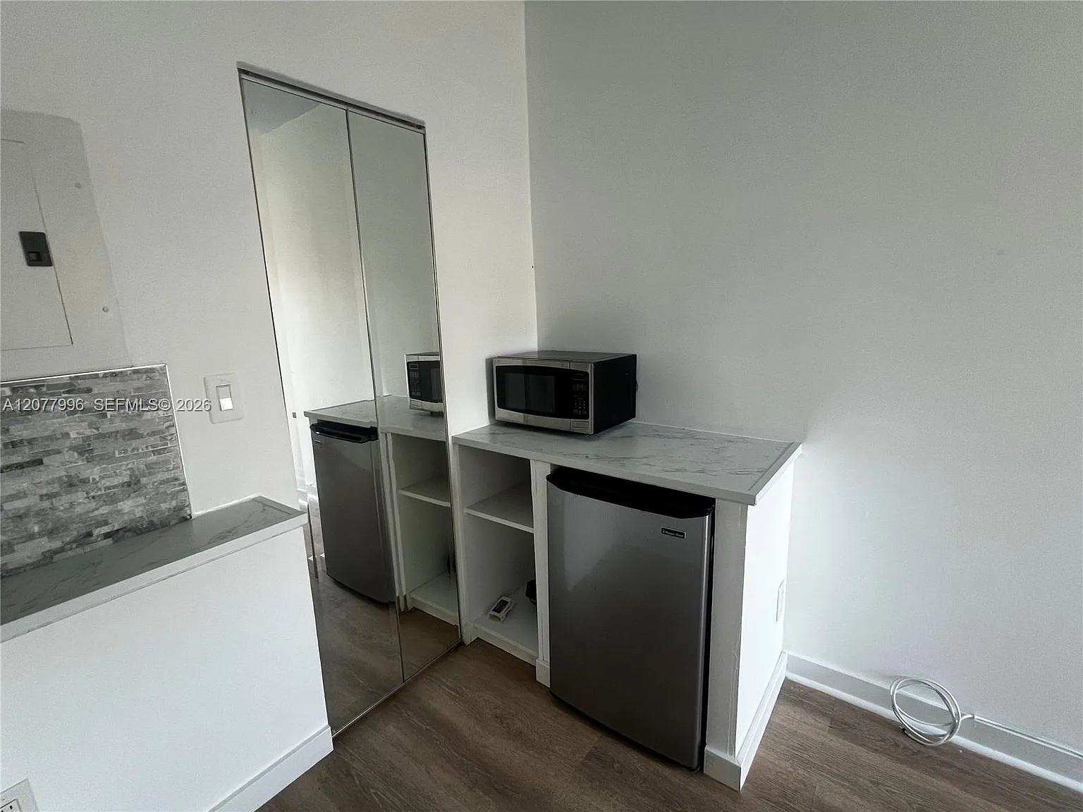 1455 Michigan Ave Condo — Photo 4