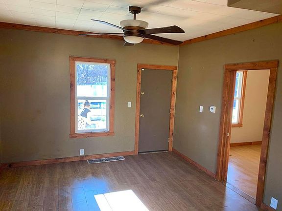 3rd image of 510 Spitznagle Ave
