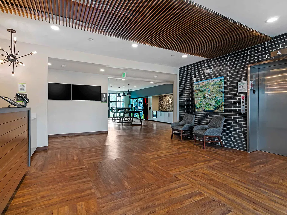 Lobby and Guest Check-in