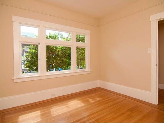 3rd image of 3817 Everett Ave