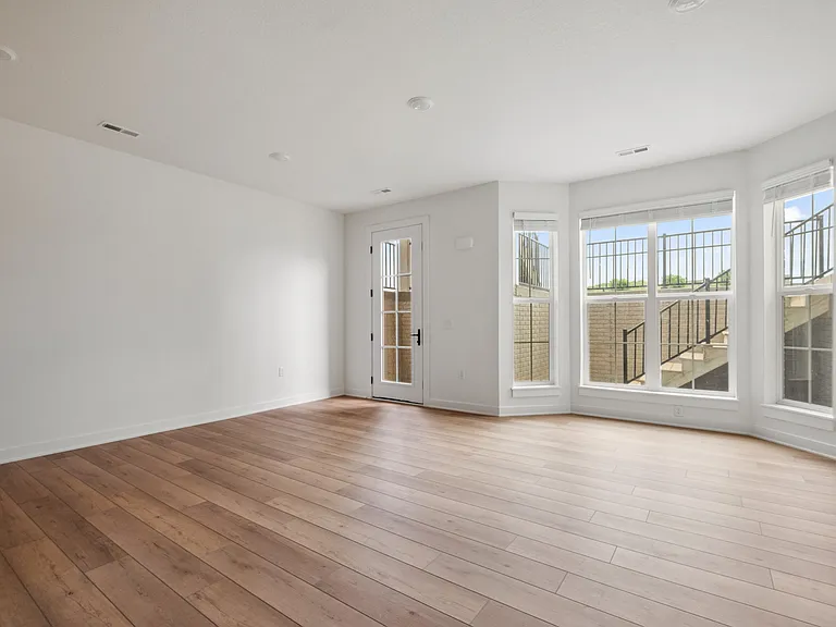 1206 SW Franklin Ct — Photo 22
