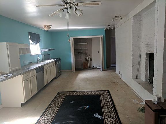 5th image of 330 Ivey Dr