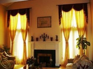 363 Cross Creek Blvd, Rochester Hills, MI 48306