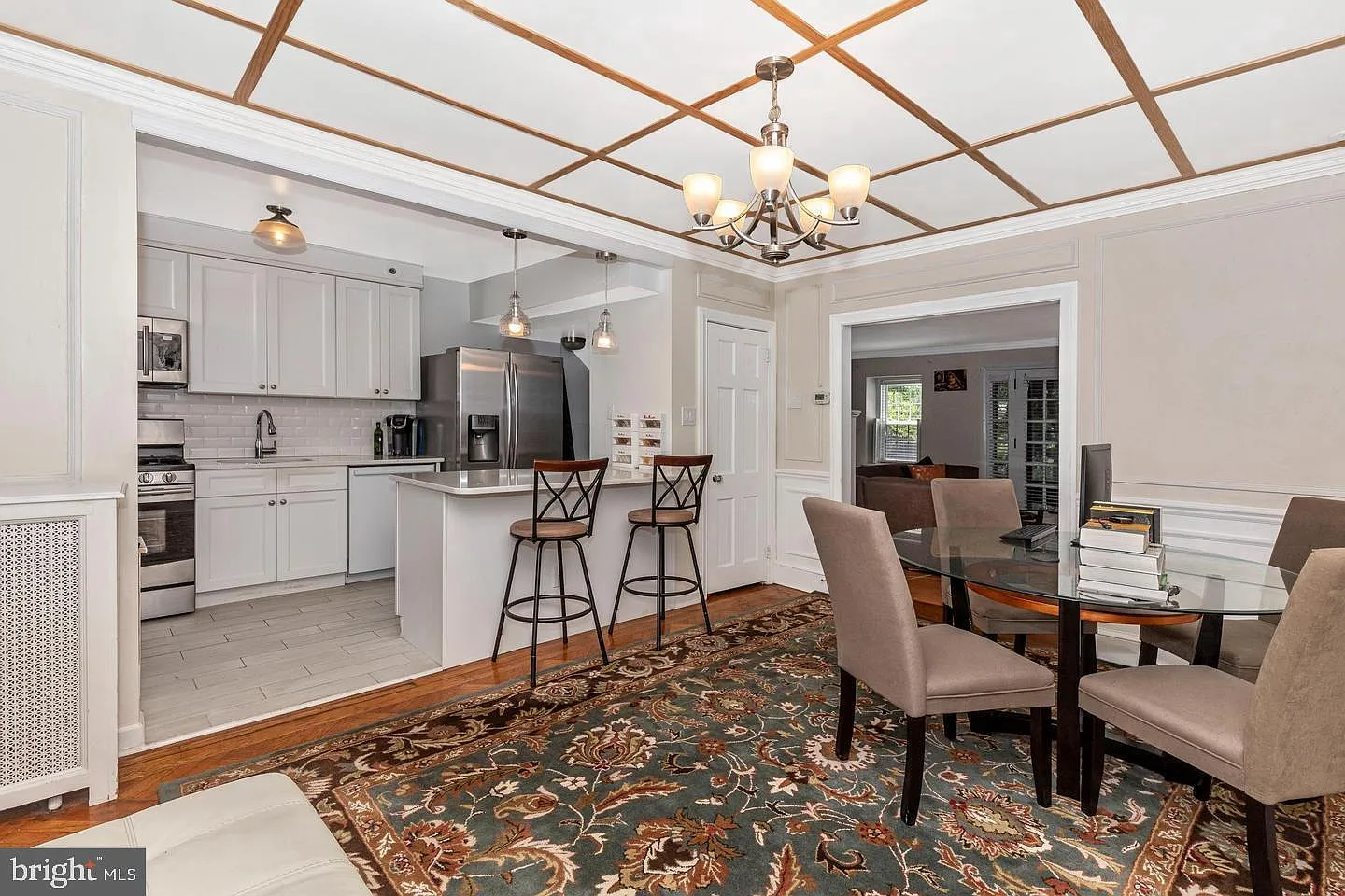 3 bed, 1.5 bath, 1300 sqft, $2,550 — Photo 3