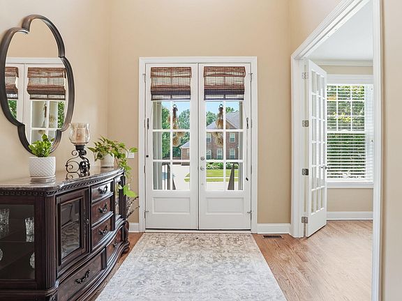 3rd image of 105 Harvestwood Dr