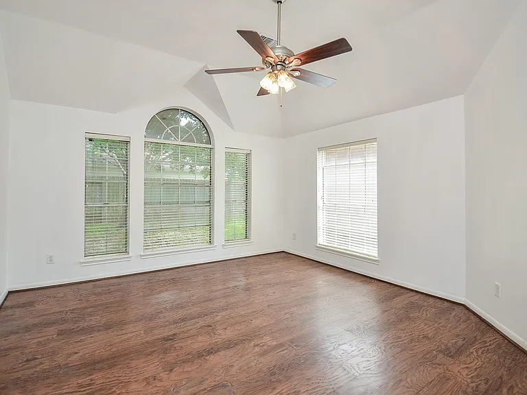 1631 Berkoff Dr — Photo 15