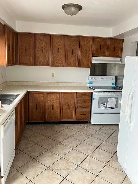 4 bed, $3,695 — Photo 2