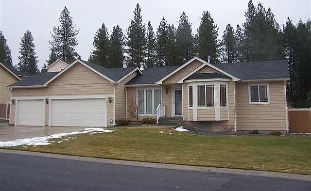 1st image of 2919 E Pineglen Ave