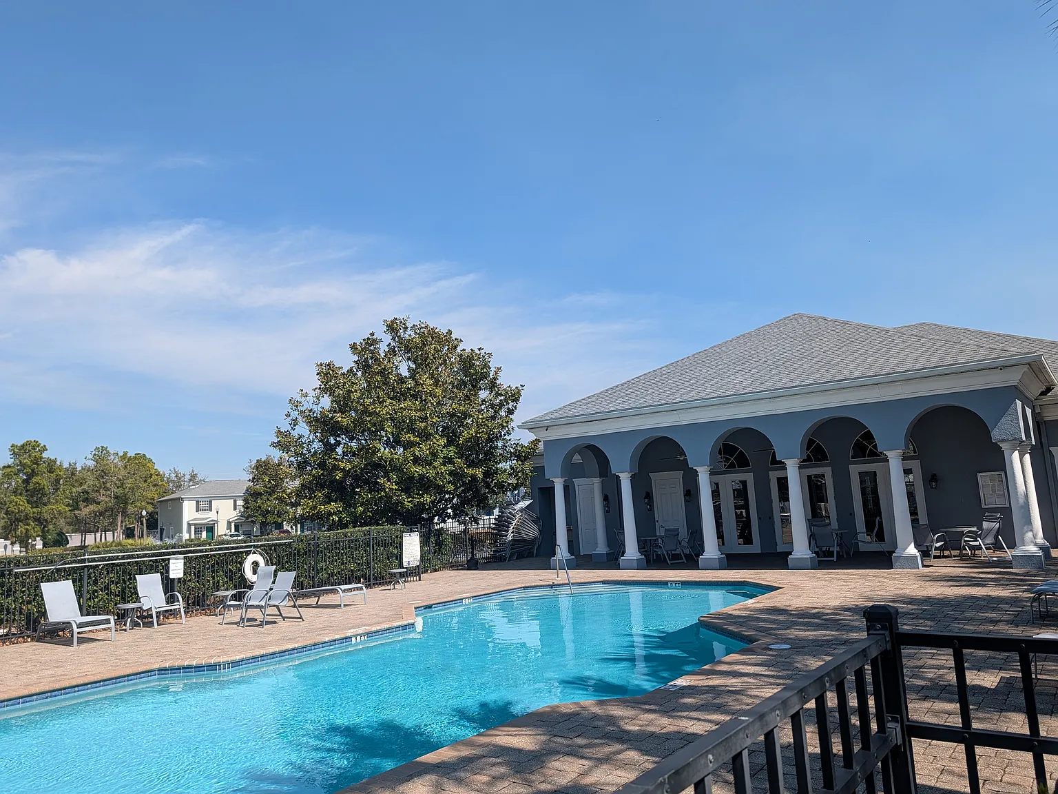 2 bed, 2.5 bath, 987 sqft, $1,845 — Photo 2