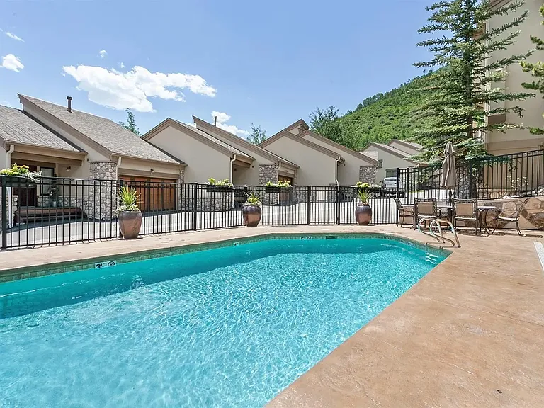 Community heated Pool - Summer only