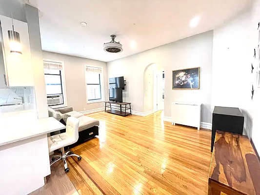 Rented by Bohemia Realty Group | media 2