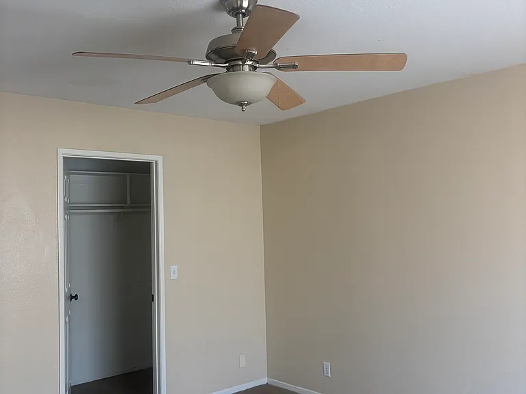 21141 Wisteria St — Photo 4
