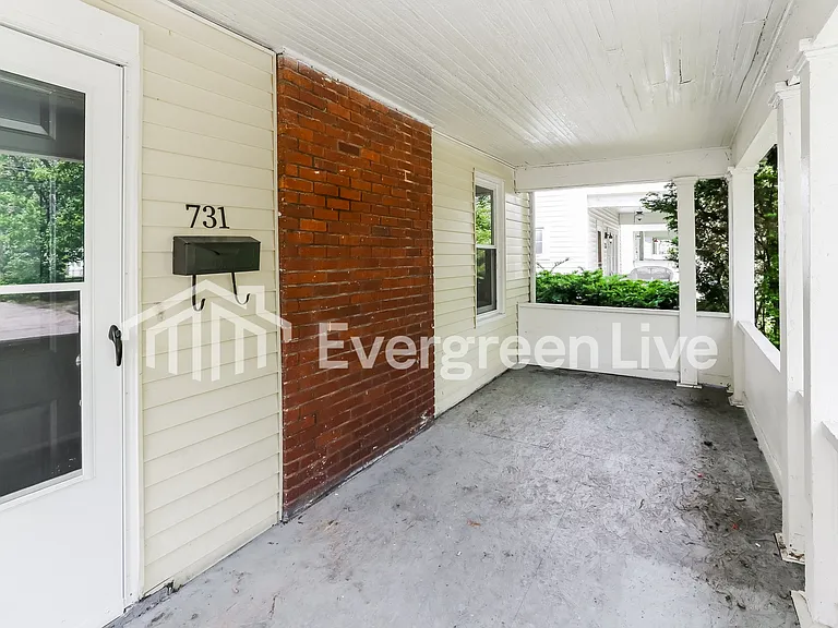 731 Malvern Ave — Photo 3