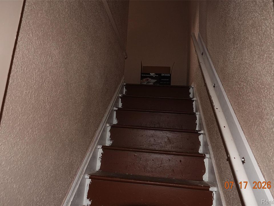10435 Somerset Ave, photo 23