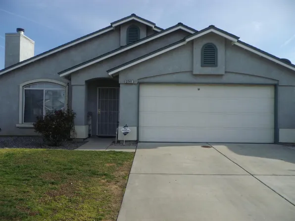 2741 Pine St, Selma, CA 93662