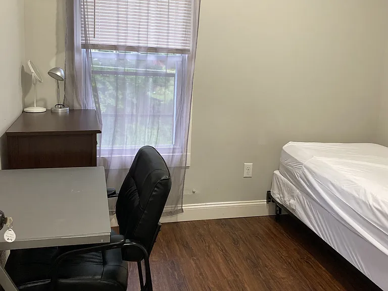 114 Ferris Pl #1 — Photo 5