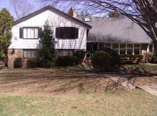 415 Fawn Hill Ln, Narberth, PA 19072