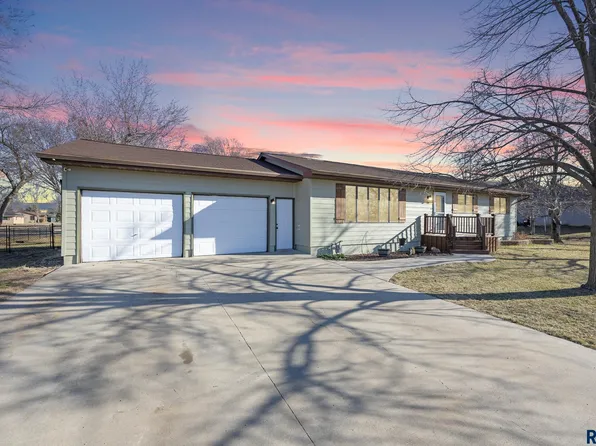 500 E Norton Ave, Salem, SD 57058