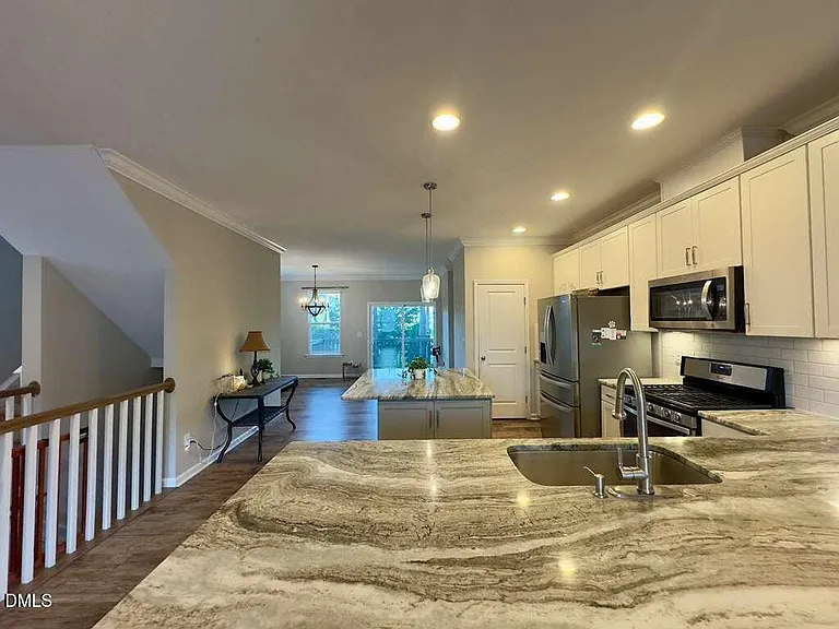2223 Chattering Lory Ln — Photo 23
