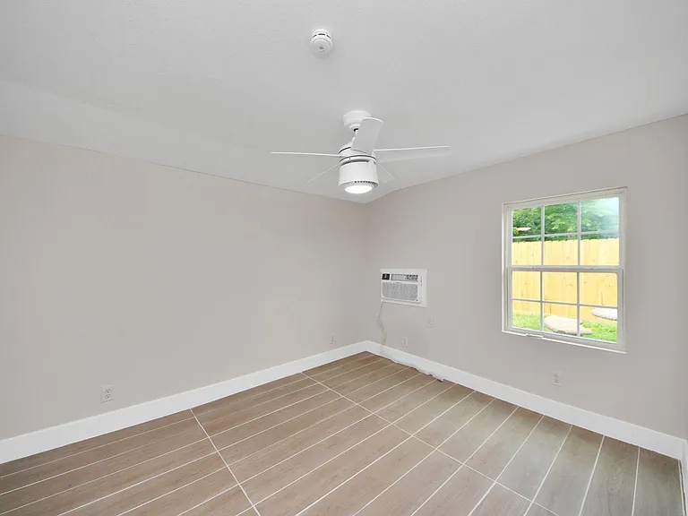 5903 Belneath St #B — Photo 9
