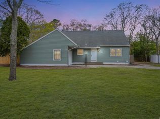 41 Lovell Rd, Hampton Bays, NY 11946