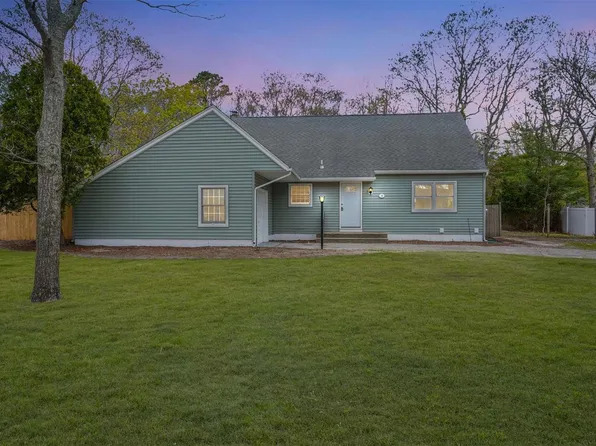 41 Lovell Road, Hampton Bays, NY 11946