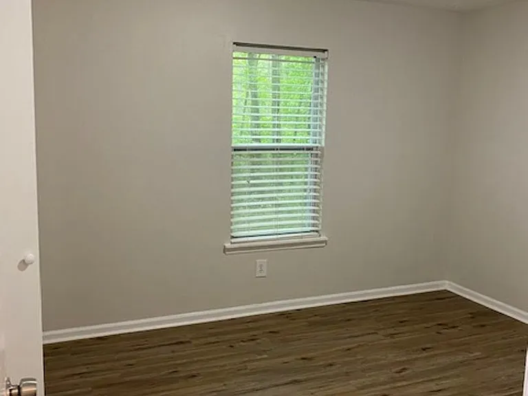 1200 New Hutchinson Mill Rd — Photo 15