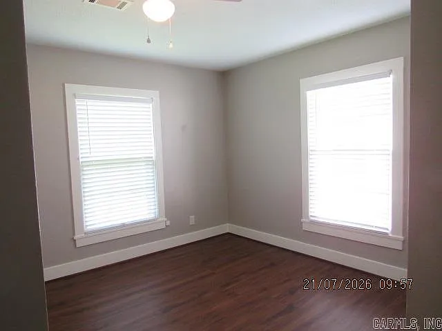 2113 Duncan St — Photo 7