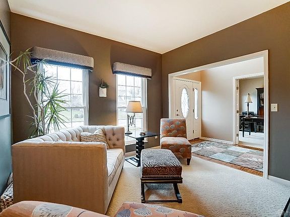 4th image of 2541 Ashwood Dr