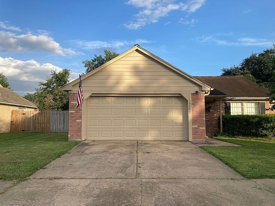 1st image of 19507 Thunder Rock Dr