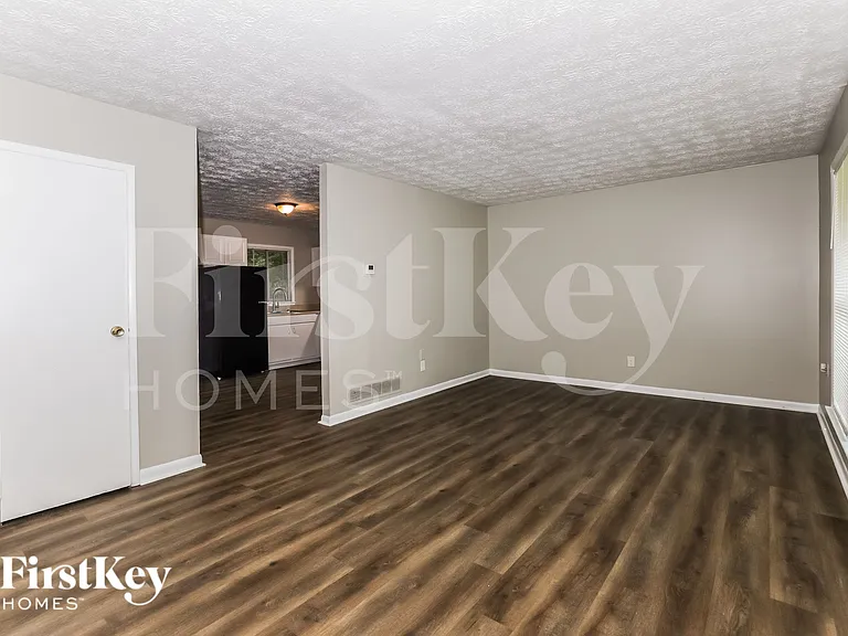 1334 Labelle St — Photo 4